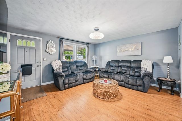 245 North Road, Niles, OH 44446