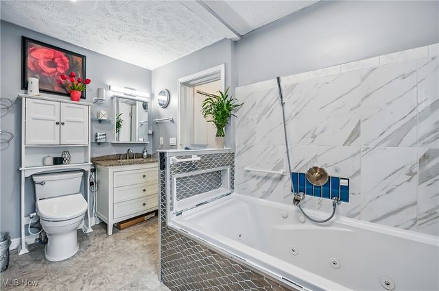 245 North Road, Niles, OH 44446