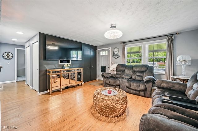 245 North Road, Niles, OH 44446