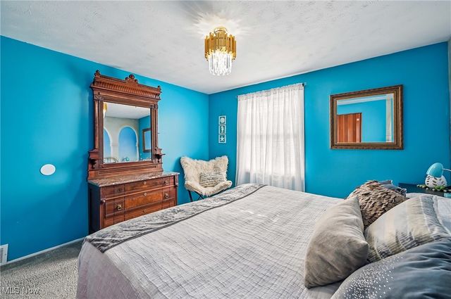 245 North Road, Niles, OH 44446