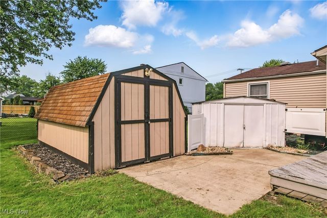 245 North Road, Niles, OH 44446