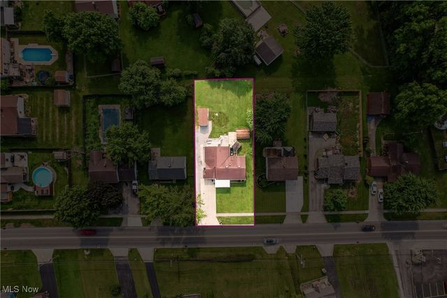 245 North Road, Niles, OH 44446