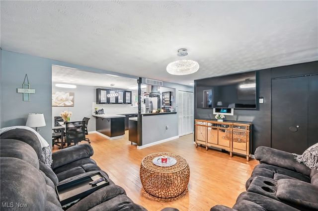 245 North Road, Niles, OH 44446