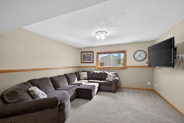 4415 Valley Drive NW, Rochester, MN 55901