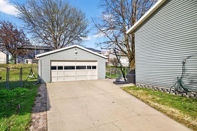 4415 Valley Drive NW, Rochester, MN 55901