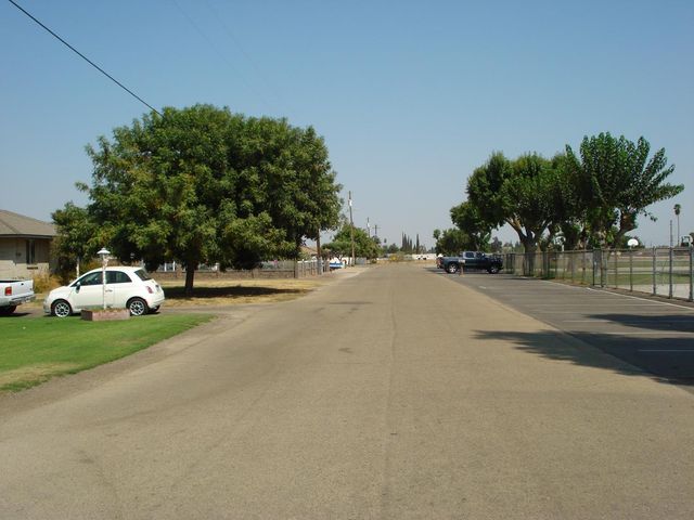 102 E Willamette Avenue, Fresno, CA 93706