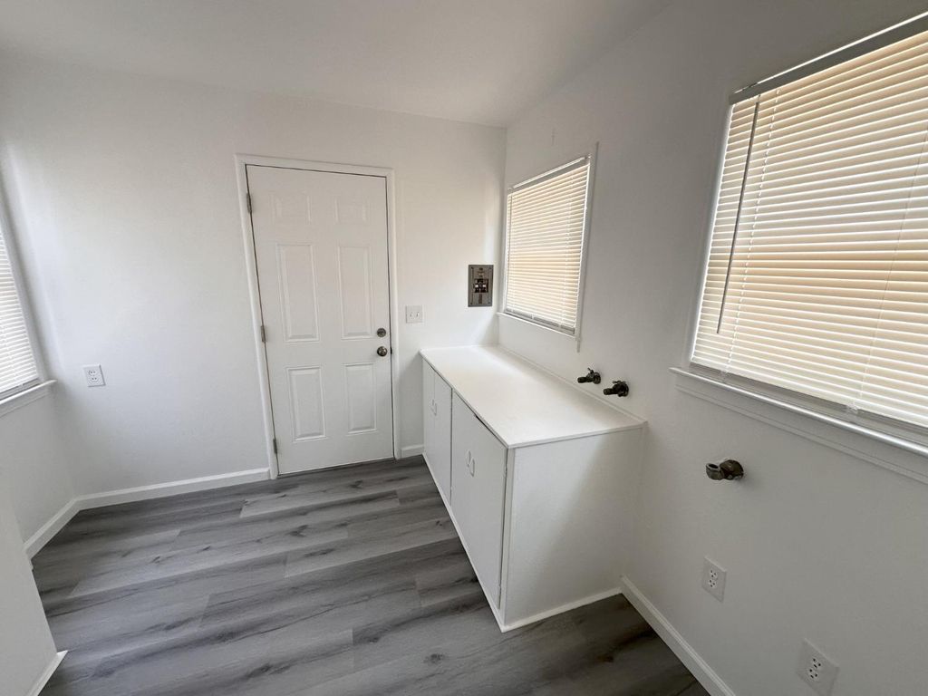 Image 11 of property listing at 102 E Willamette Avenue, Fresno, CA 93706