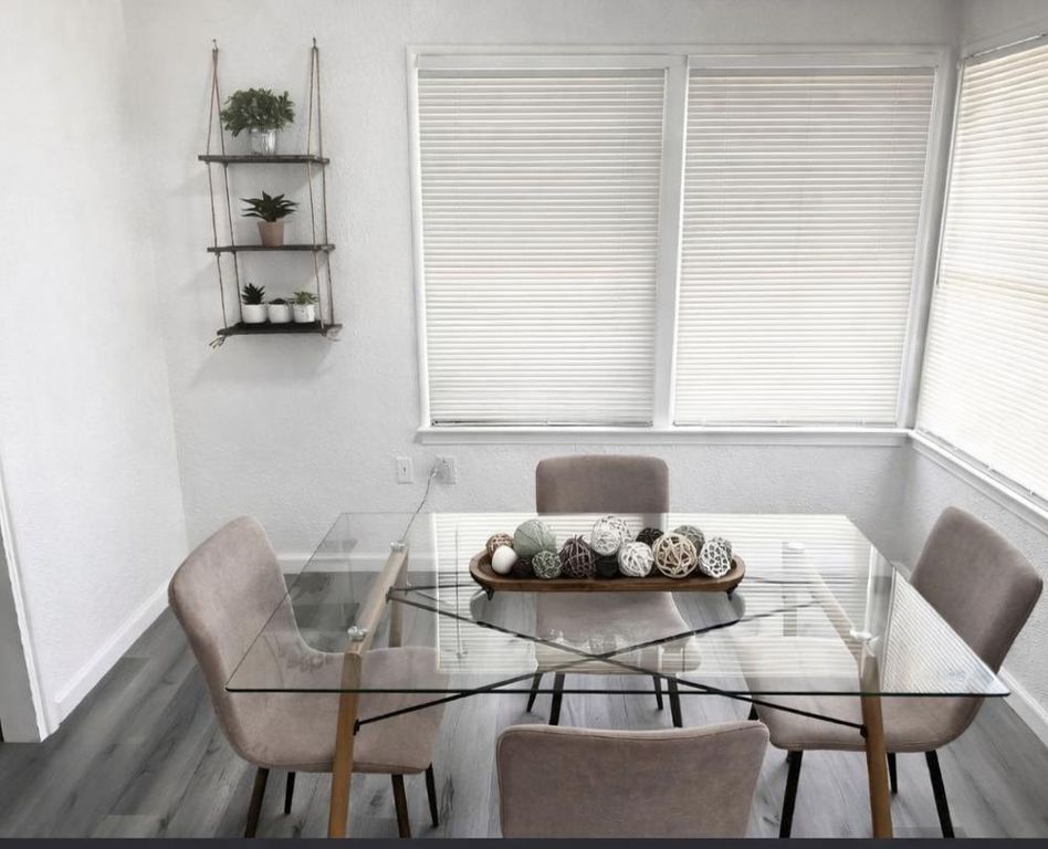 Image 7 of property listing at 102 E Willamette Avenue, Fresno, CA 93706