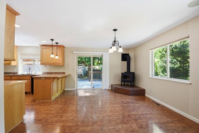 5689 Maywood Dr, Foresthill, CA 95631