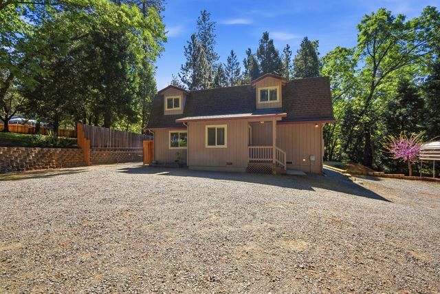 5689 Maywood Dr, Foresthill, CA 95631