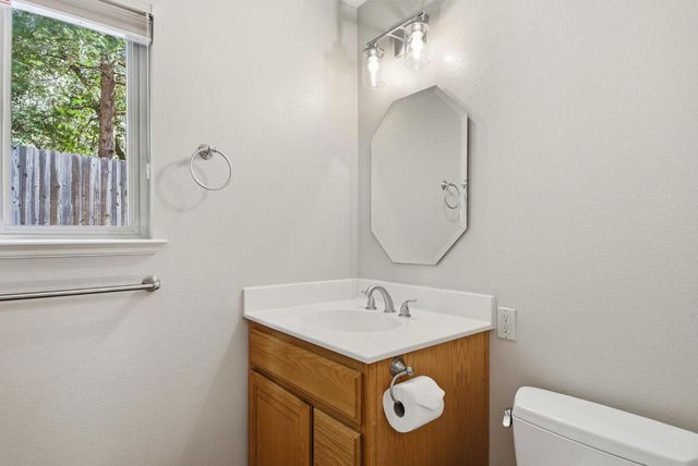 5689 Maywood Dr, Foresthill, CA 95631