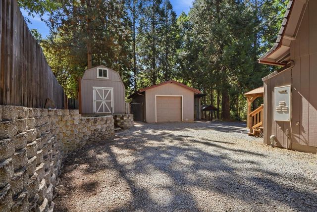 5689 Maywood Dr, Foresthill, CA 95631