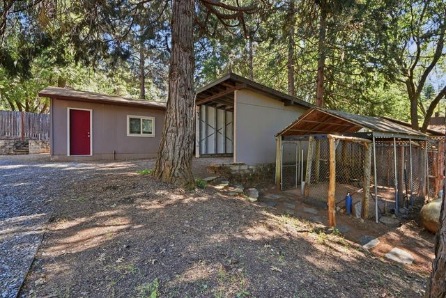 5689 Maywood Dr, Foresthill, CA 95631