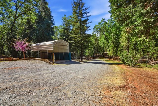 5689 Maywood Dr, Foresthill, CA 95631