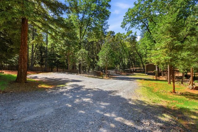 5689 Maywood Dr, Foresthill, CA 95631