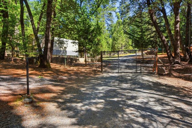 5689 Maywood Dr, Foresthill, CA 95631