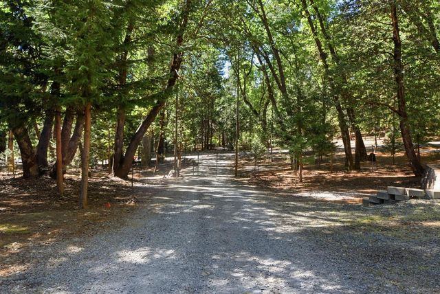 5689 Maywood Dr, Foresthill, CA 95631