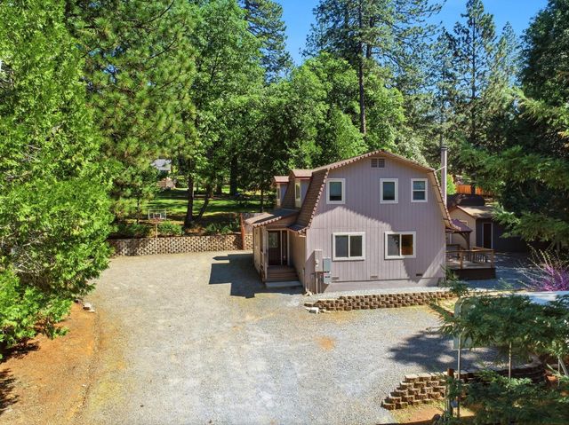 5689 Maywood Dr, Foresthill, CA 95631