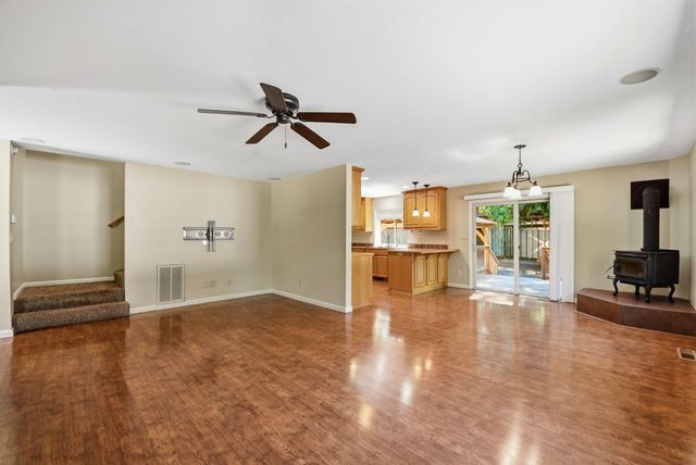 5689 Maywood Dr, Foresthill, CA 95631