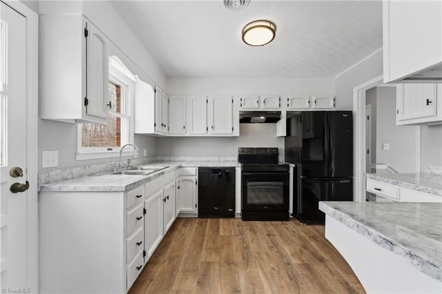 1870 Pope Lane, Kernersville, NC 27284