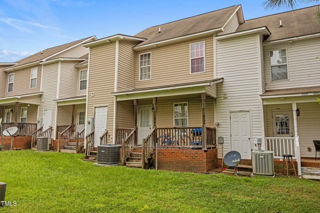 120 Blackthorne Court, Clayton, NC 27520