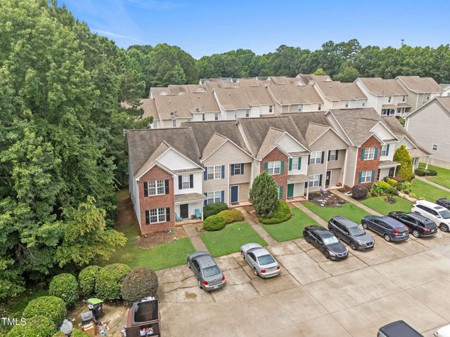 120 Blackthorne Court, Clayton, NC 27520