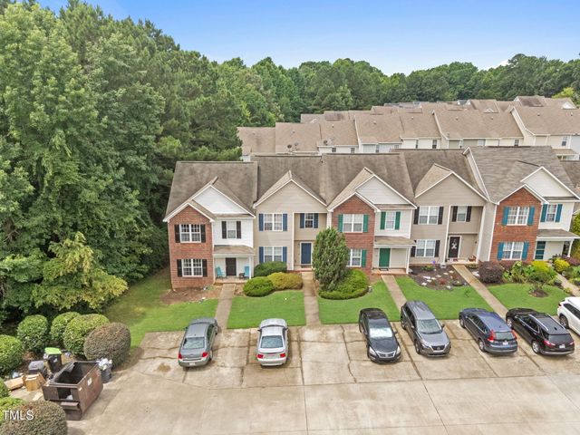 120 Blackthorne Court, Clayton, NC 27520