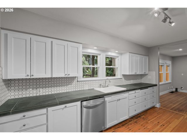 4919 Se 41ST Ave, Portland, OR 97202