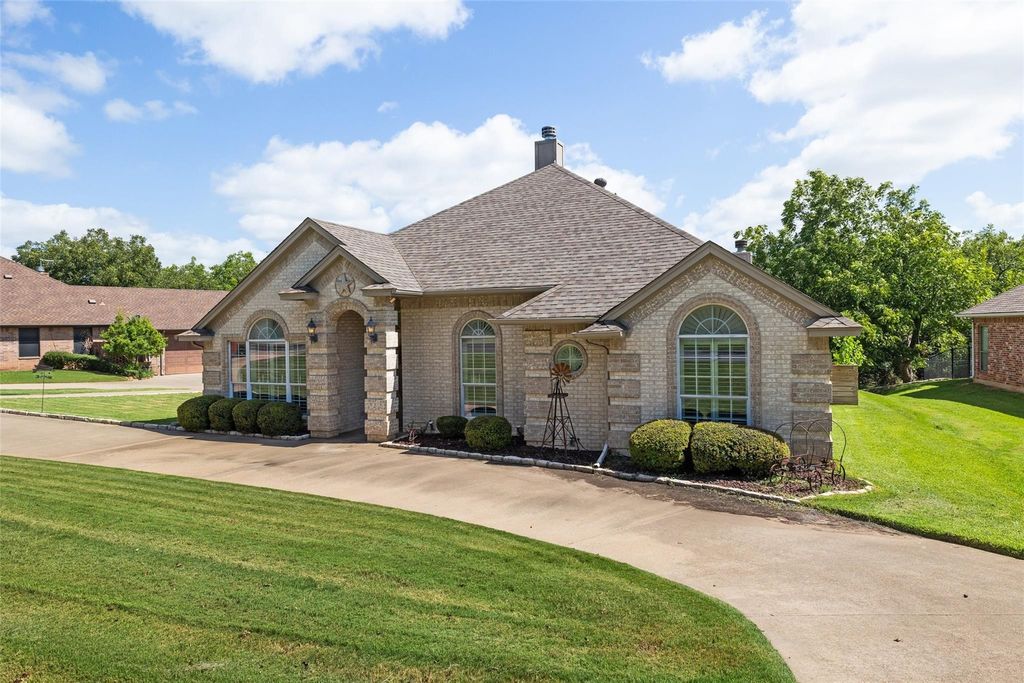 8110 Ravenswood Road, Granbury, TX 76049