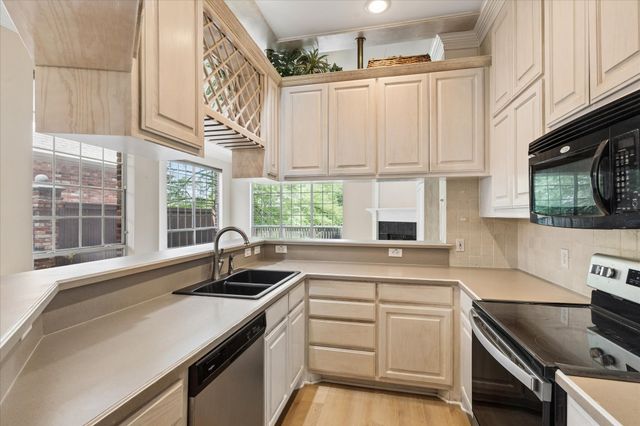 535 Lochngreen Trail, Arlington, TX 76012