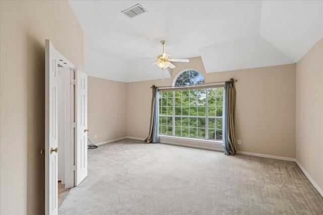 535 Lochngreen Trail, Arlington, TX 76012