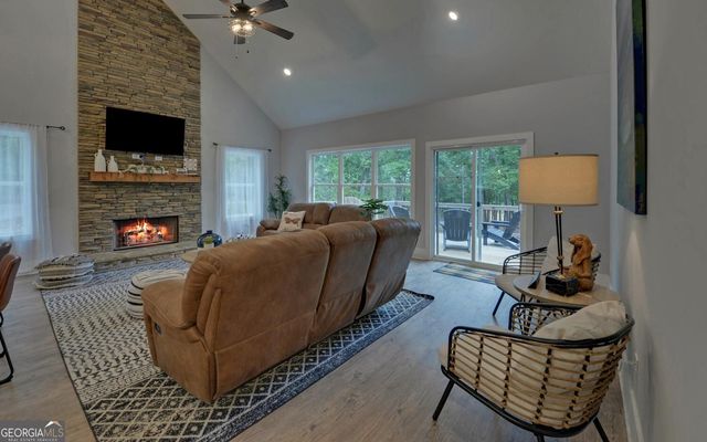 322 Paradise Point Road, Hartwell, GA 30643