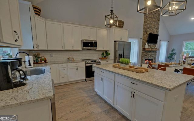 322 Paradise Point Road, Hartwell, GA 30643