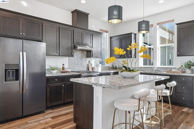 37645 Bay Crest Rd, Newark, CA 94560