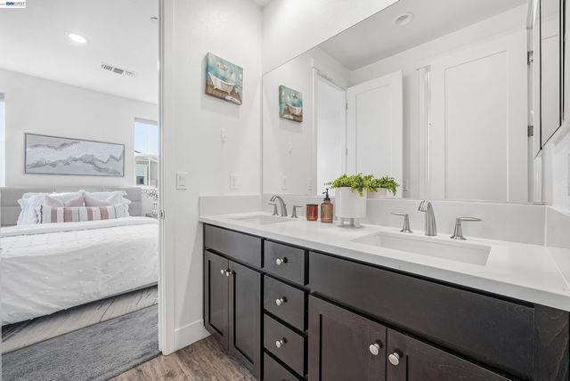 37645 Bay Crest Rd, Newark, CA 94560