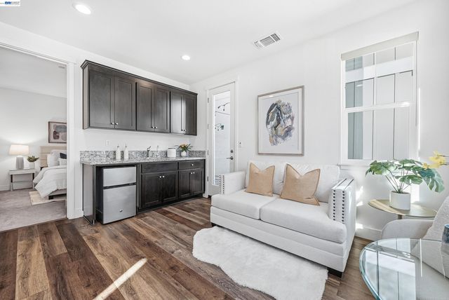 37645 Bay Crest Rd, Newark, CA 94560