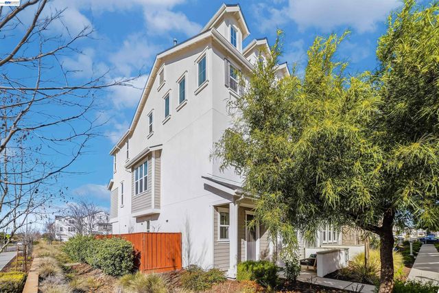 37645 Bay Crest Rd, Newark, CA 94560