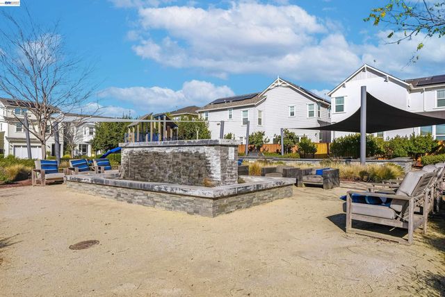 37645 Bay Crest Rd, Newark, CA 94560