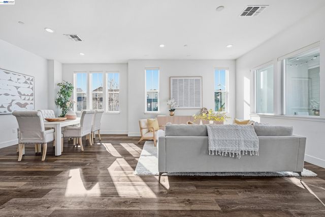 37645 Bay Crest Rd, Newark, CA 94560