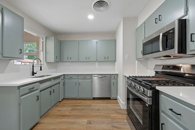 716 Pine Street, Hurst, TX 76053