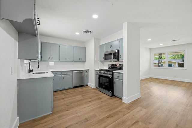 716 Pine Street, Hurst, TX 76053