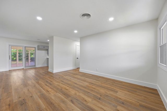 716 Pine Street, Hurst, TX 76053