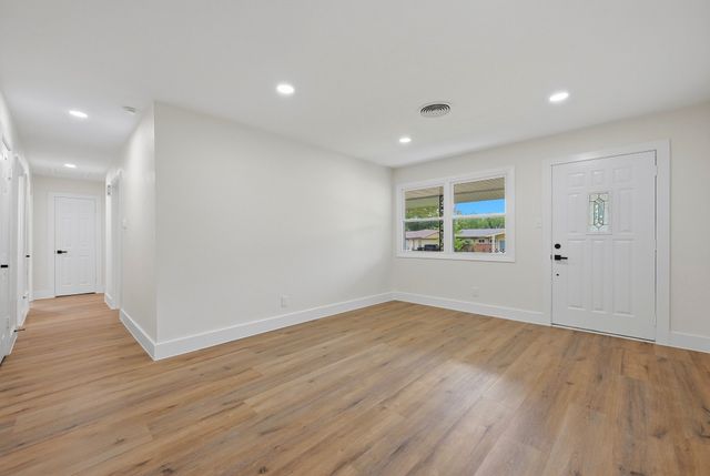 716 Pine Street, Hurst, TX 76053
