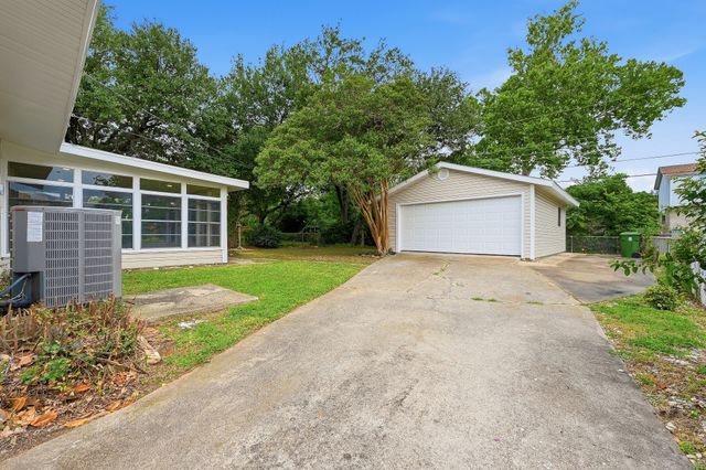 716 Pine Street, Hurst, TX 76053