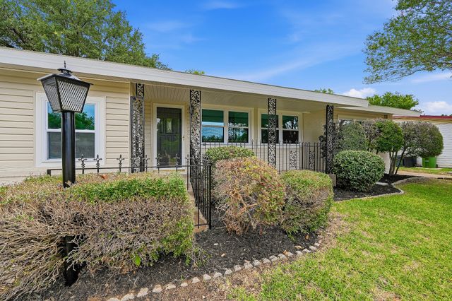 716 Pine Street, Hurst, TX 76053