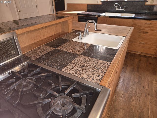57235 HARLOCKER HILL Rd, Coquille, OR 97423