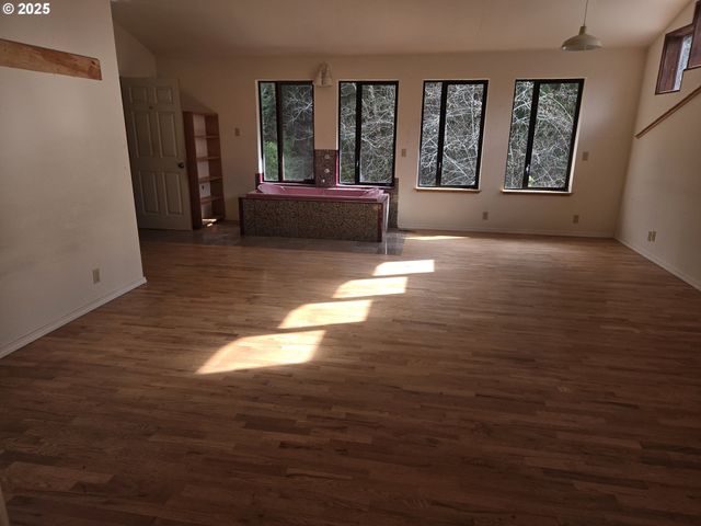 57235 HARLOCKER HILL Rd, Coquille, OR 97423