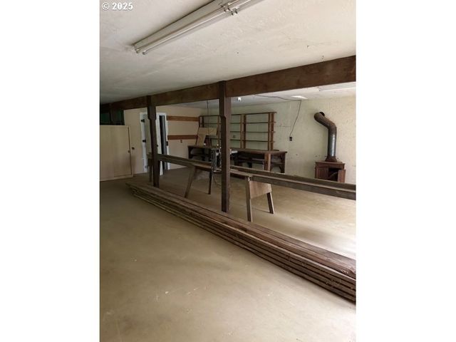 57235 HARLOCKER HILL Rd, Coquille, OR 97423