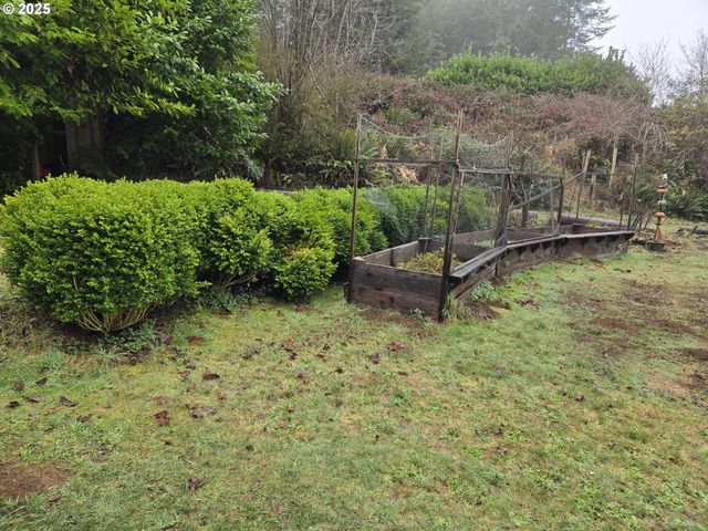 57235 HARLOCKER HILL Rd, Coquille, OR 97423