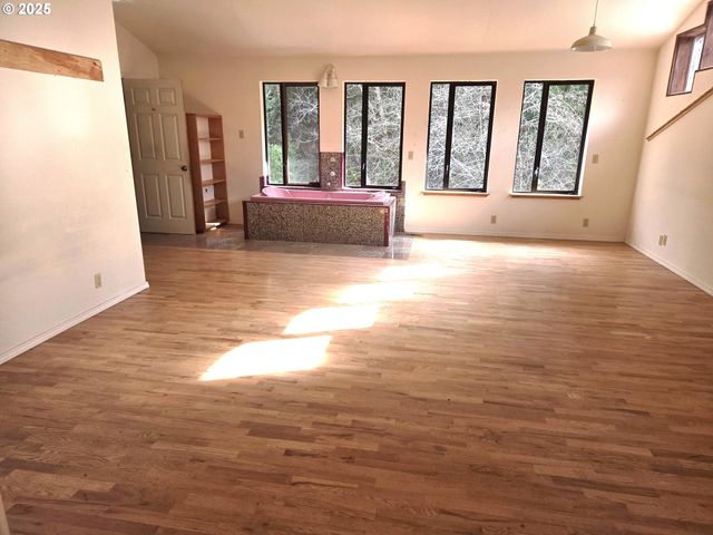 57235 HARLOCKER HILL Rd, Coquille, OR 97423